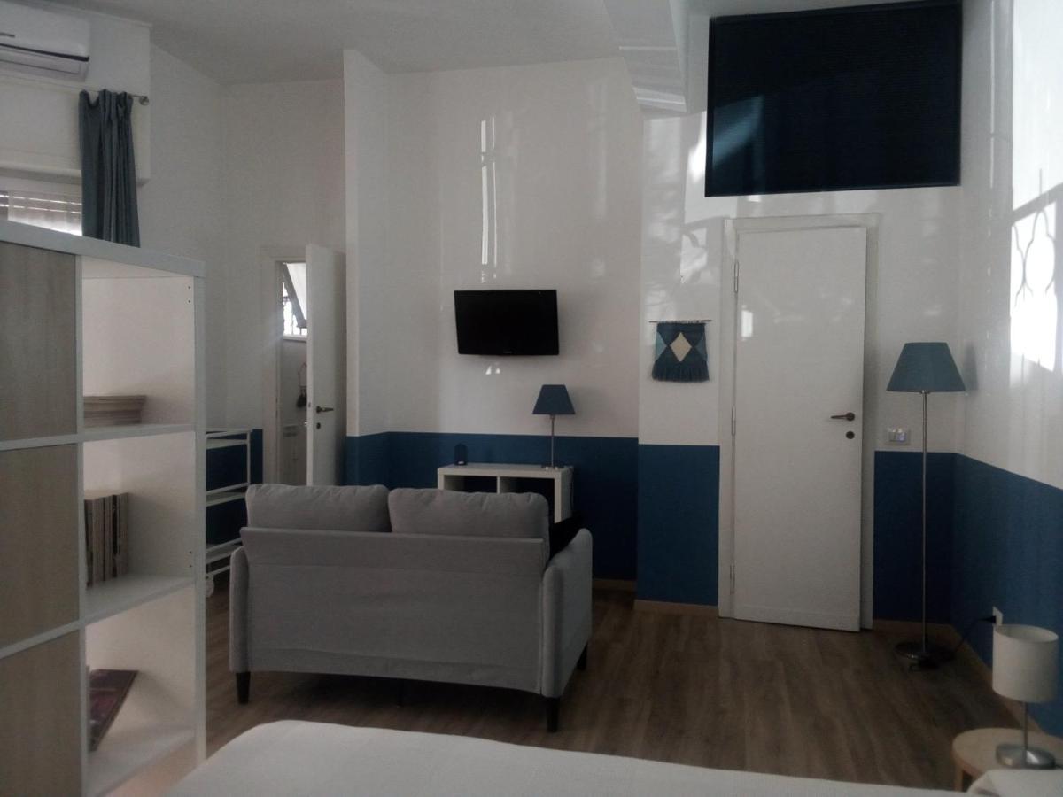 La Casa Blu Rom